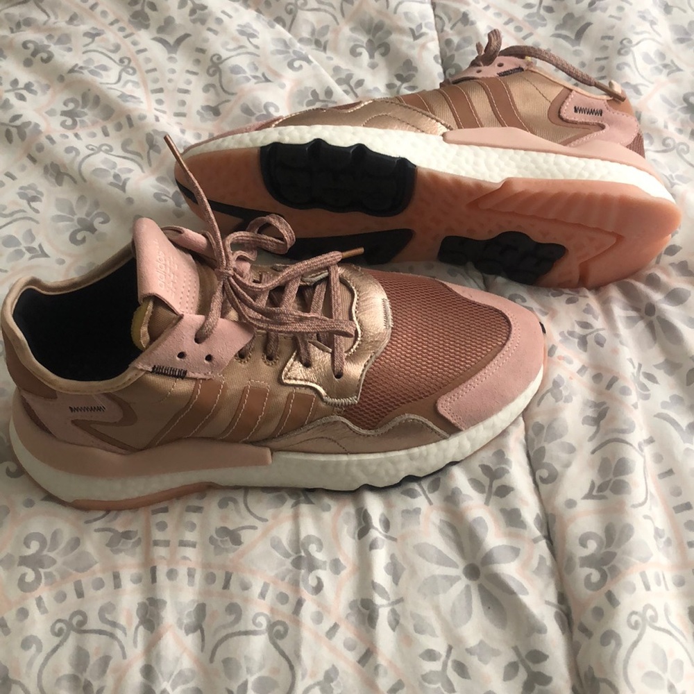 NEW Adidas Rose Gold Nite Jogger Sneakers